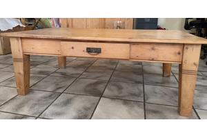 Salontafel met lade van grenenhout