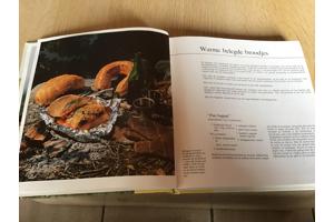 Boek ; koken in de open lucht (BBQ) LEKKERBEKKEN TOP