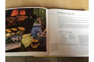 Boek ; koken in de open lucht (BBQ) LEKKERBEKKEN TOP