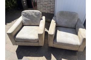 2 fauteuils in redelijke staat