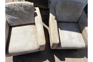 2 fauteuils in redelijke staat