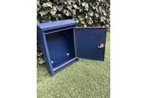 Brievenbus blauw