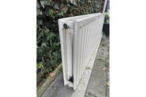 Radiator 1,5 m lang 0,5 m hoog 10 cm dik
