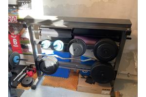 Te koop mooie gewichten en halters rek (z.g.a.n.)