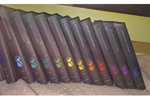 Spectrum encyclopedie 25 delen en grote atlas met 4 aanvullende delen