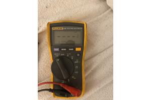 Fluke 116 true rms multimeter