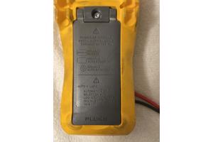 Fluke 116 true rms multimeter