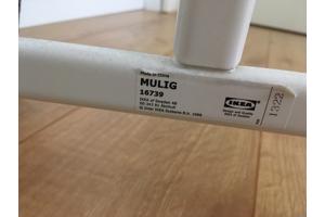 Twee kledingrekken / dressboys ‘Mulig’ van Ikea