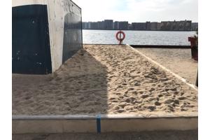 Grote hoeveelheid (metsel)zand