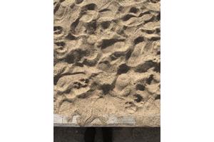 Grote hoeveelheid (metsel)zand