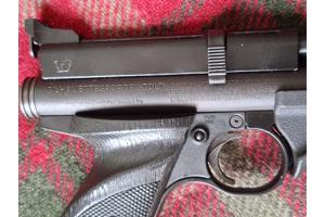 2x Crosman (Custombuild SSP250 en C1377)