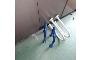 muurbeugels om plank op te bevestigen