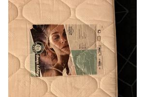 Twee goede en schone matrassen