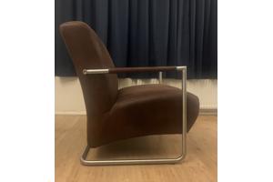 Bruine vegan suède fauteuil – comfortabele designstoel