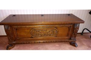 Een hele mooie gedecoreerde dekenkist