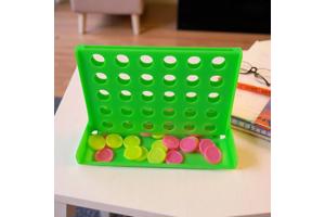 4 op een rij spel , groen mini formaat 7.5cm x 4,5cm