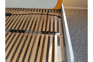 Bed 1.80 x 2.00 m incl nachtkastje
