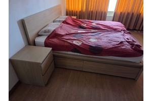Tweepersoons bedframe met nachtkastjes