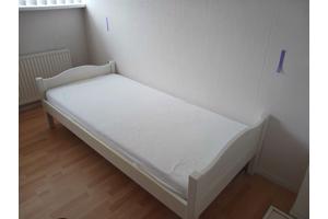 Kinderbed met nieuwe matras