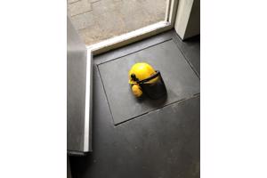 Zaaghelm met scherm en bescherming