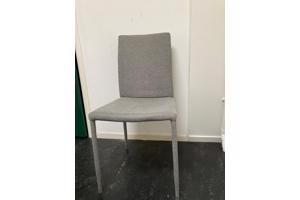 Eetkamer stoelen grijs bekleed
