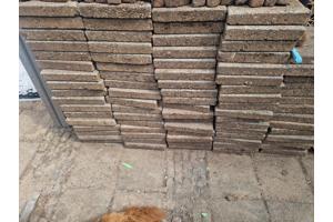 150 terrastegels