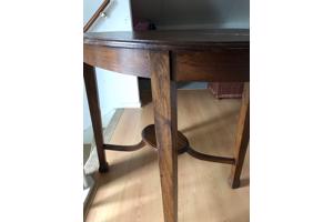 Elegante antieke sidetable van donker hout