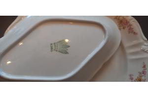 Een 29 delig servies voor 6 personen, in zeer goede staat.