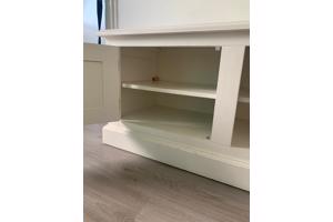 Witte Rivera Maisson tv meubel met opbergruimte.