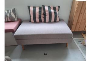 Hocker / Voetenbank Beige met Houten Poten