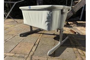 Co-Sleeper stevig en compleet - kleine vlek