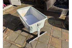 Co-Sleeper stevig en compleet - kleine vlek
