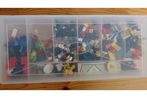 LEGO ongeveer 3 kilo, bouwsteentjes + overige onderdelen