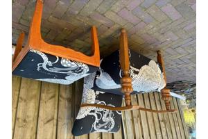 Jaren vijftig stoel met bijbehorend krukje