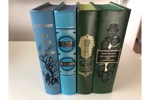 4 x  Boeken mooi bandontwerp ( Howatch, Holt , Hailey etc )