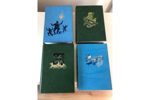 4 x  Boeken mooi bandontwerp ( Howatch, Holt , Hailey etc )