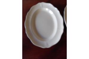 Wedgwood Queens Plain twee ovale schalen 34 x 26,5 cm
