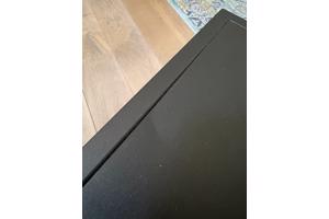 Zwarte Metalen Salontafel met Plank
