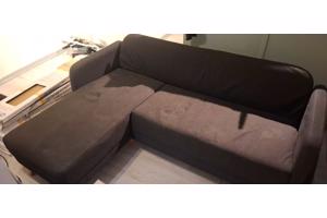 Donkergrijze bank met chaise longue