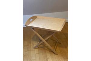 Klaptafeltje of bijzettafel