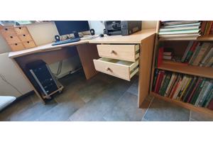Hoekbureau met lades