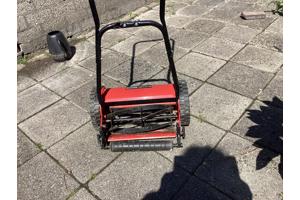 Handgrasmaaier met opvangbak