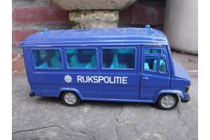 Siku 1921 nl rijkspolitie bus