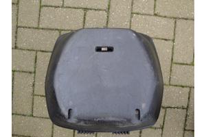 Brommer koffer en twee spiegel.