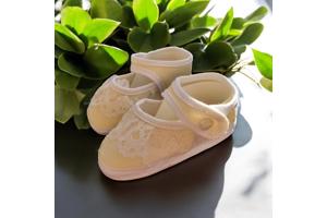 Junior Joy Babyschoenen Newborn Meisjes Geel met wit kant