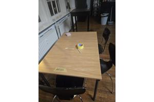 Tafels uit theaterstudio