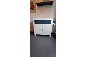 Commode met kastjes en la