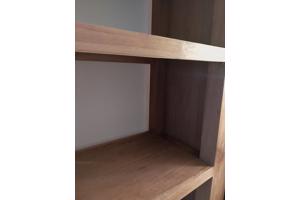 Boekenkast teakhout, open aan achterkañt