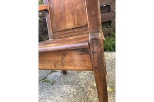 Antieke kloosterstoel