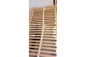 1 persoons bed (90x200cm) zeer goede staat.  Houten ombouw